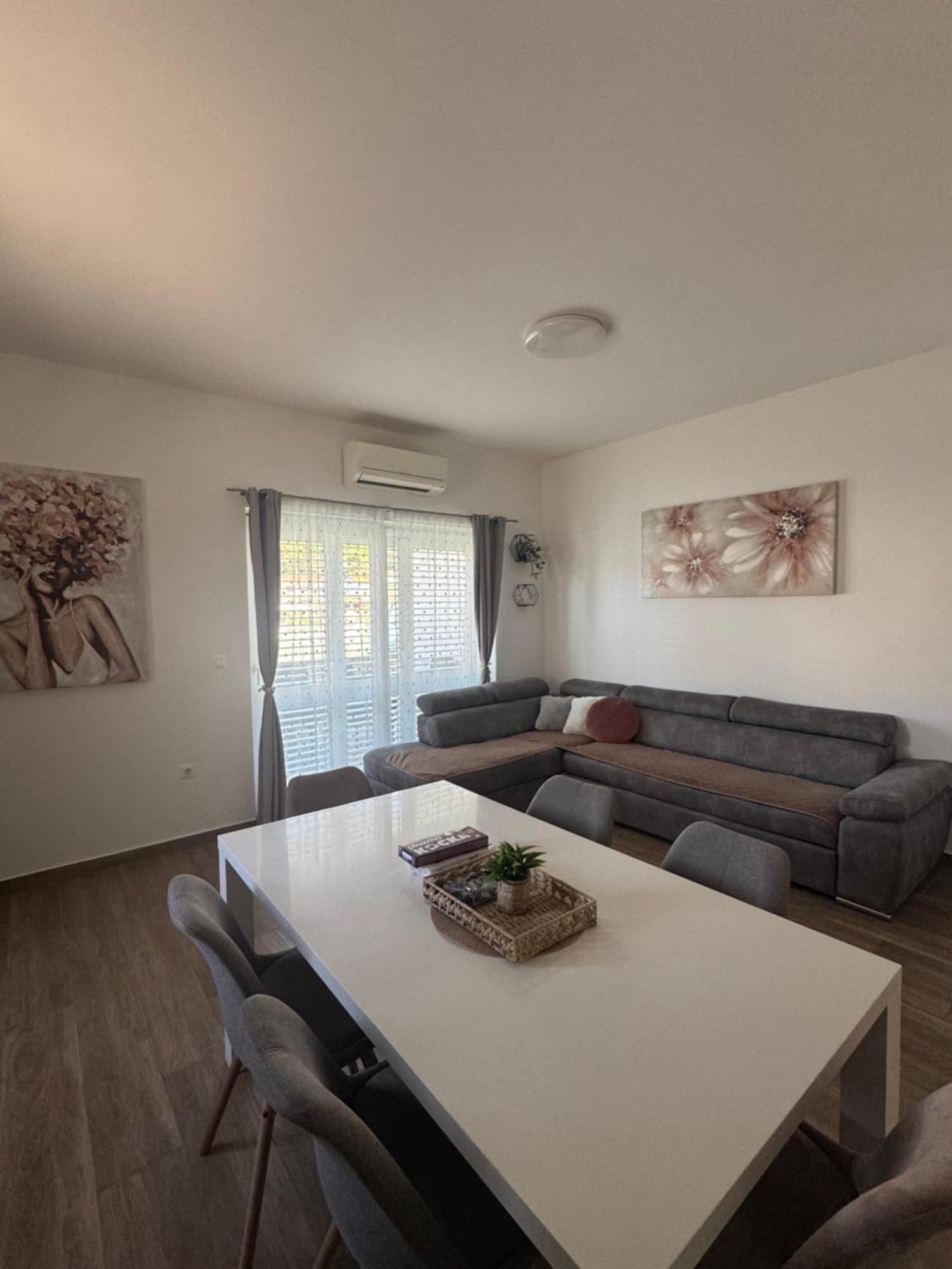 Apartman Ozana Blace Exterior foto
